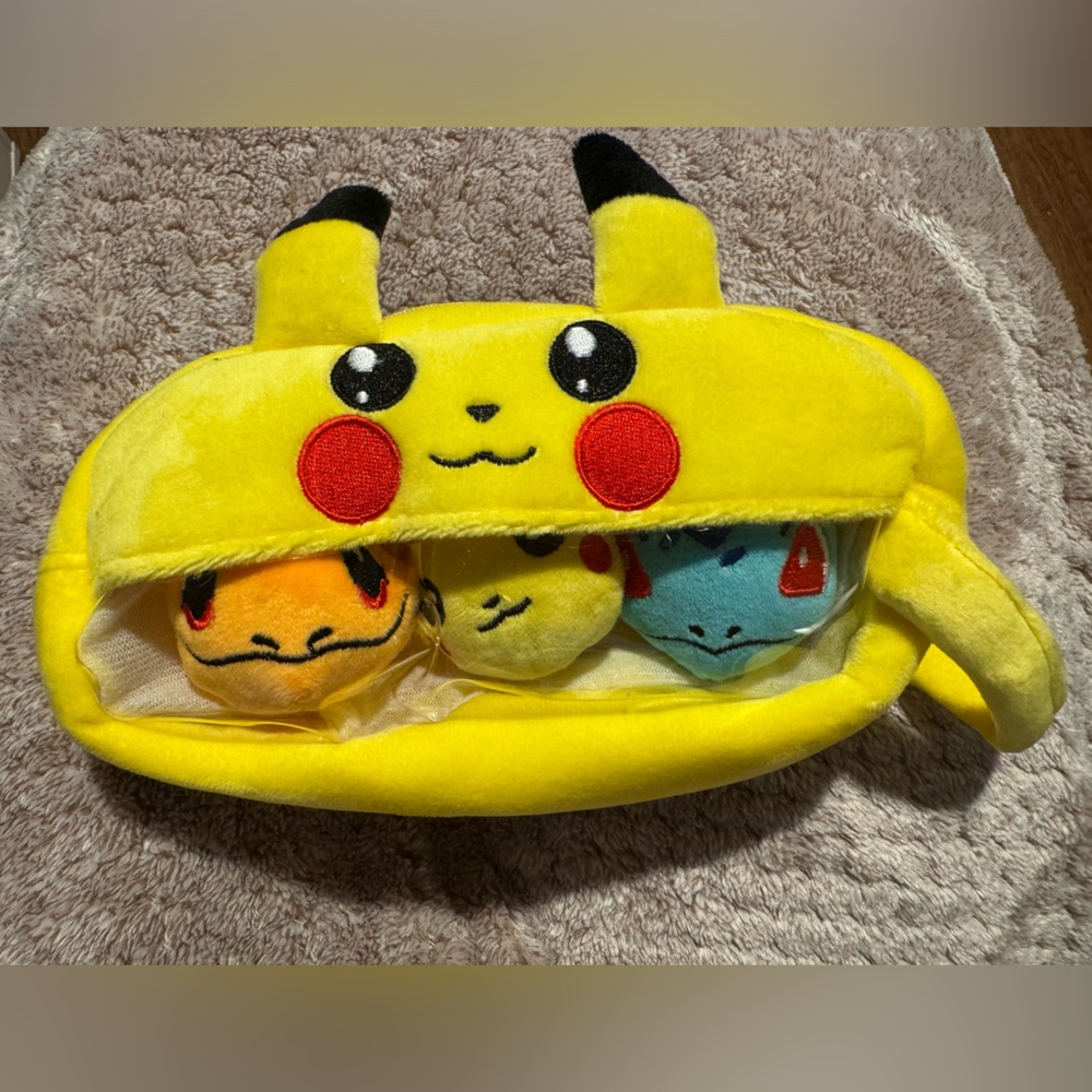 Plush Pokémon Pencil Case with mini plush Pokémon heads